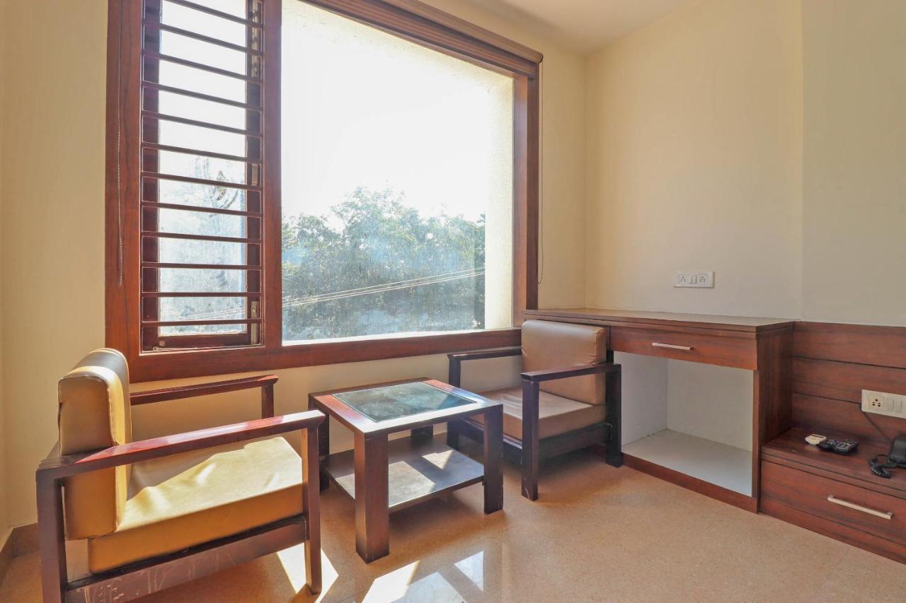 Capital O 76444 Hotel Hill-Top Inn Narendra Nagar Exterior photo