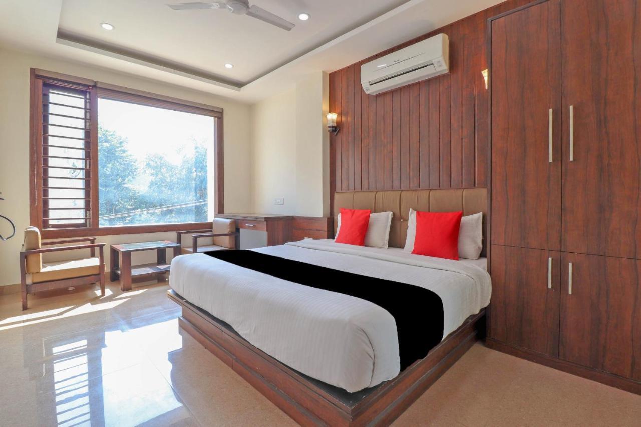 Capital O 76444 Hotel Hill-Top Inn Narendra Nagar Exterior photo